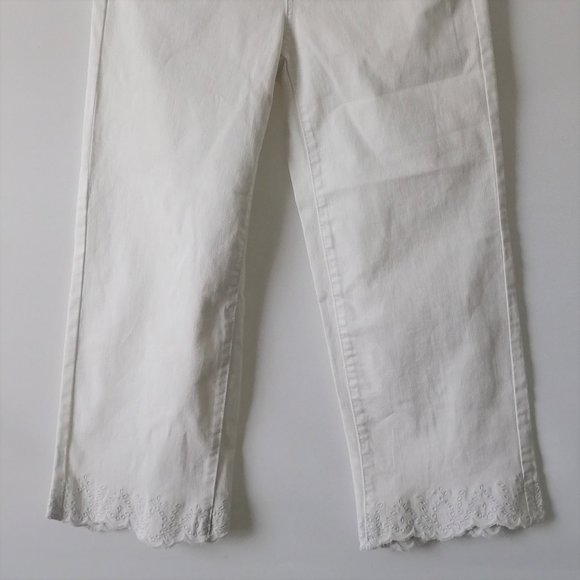 NWT St. John's Bay Womens White Mid Rise Raw Cuff Denim Cropped Jeans Size 4 - Picture 3 of 7